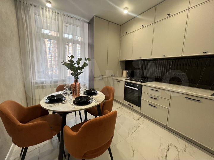 2-к. квартира, 56 м², 12/14 эт.