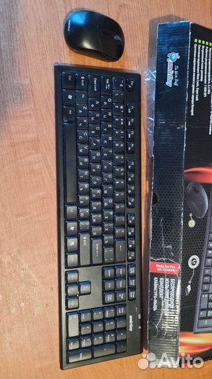 Комплект беспроводная клавиатура и мышка