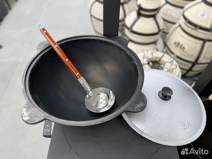 Казан чугунный 8 литров с половником