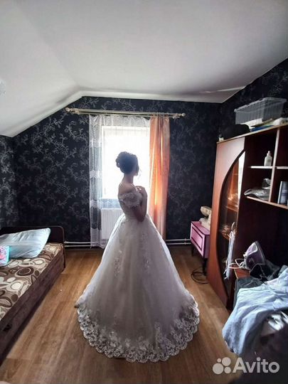 Свадебное платье