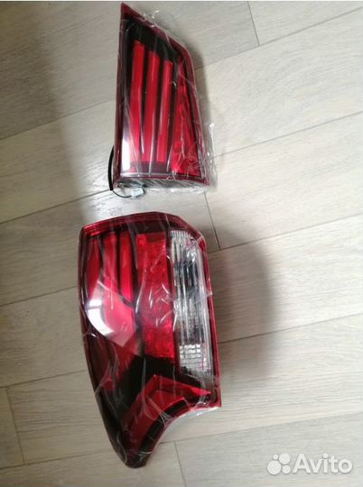 Фонарь задний наружный Mitsubishi Outlander 3