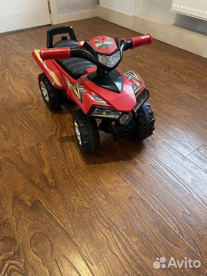 Машина-каталка Квадроцикл