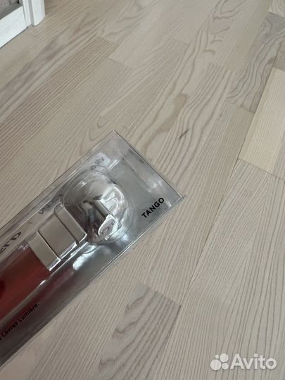 Блеск для губ karl lagerfeld