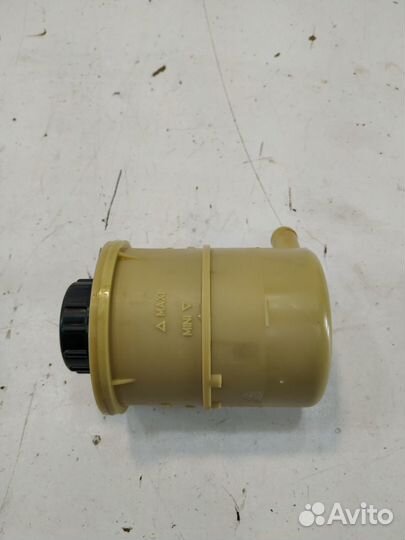 Renault duster Бачок гидроусилителя Руля 770079534