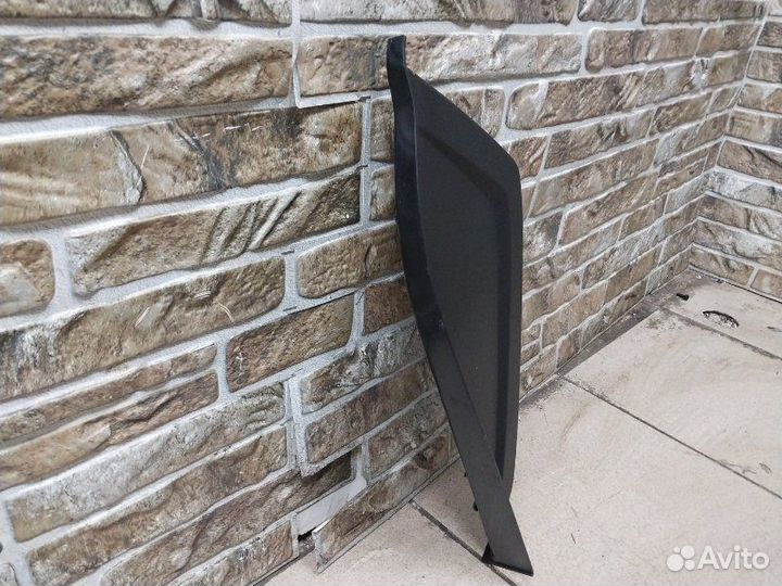 Накладка на торпедо передняя левая Land Rover