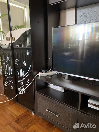 Стенка в гостиную со шкафом бу, горка под тв