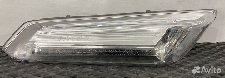 Поворотник левый Volvo FH5 84389663