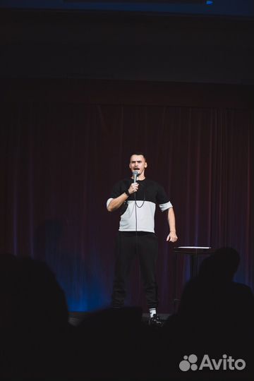 Стендап комик, автор, актёр, ведущий