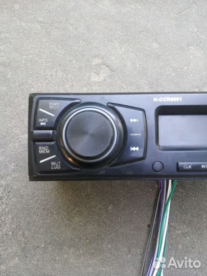Автомагнитола Hyundai H-CCR8091 (не рабочая)