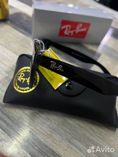 Солнцезащитные очки ray ban