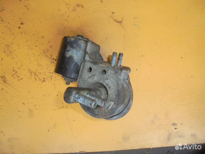 Опора двигателя правая для Ford Escort 1992-1995