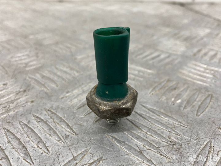 Б/У Датчик давления масла (Двигателя) Volkswagen