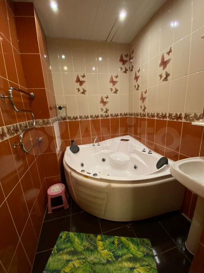 2-к. квартира, 70 м², 6/15 эт.