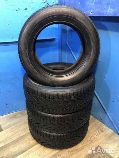 Nokian Tyres Hakkapeliitta R2 SUV 235/60 R18