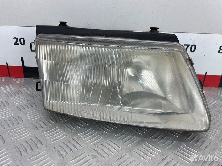 Фара передняя для Volkswagen Passat 5 3B0941018R
