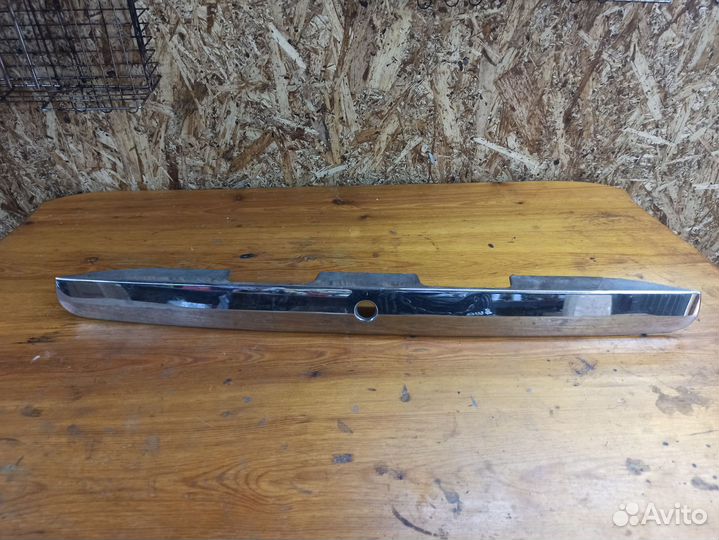 Накладка на крышку багажника Toyota Allion ZZT240