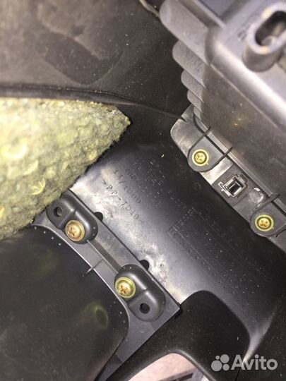 Подлокотник Mitsubishi Lancer 9