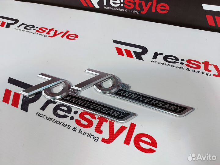 Эмблема Toyota Land Cruiser 300 70th Anniversary