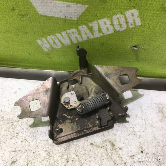 Замок капота Фольксваген Пассат Б3