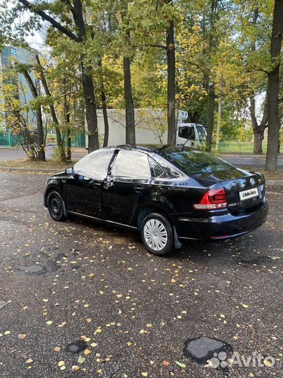 Volkswagen Polo 1.6 МТ, 2018, битый, 73 000 км