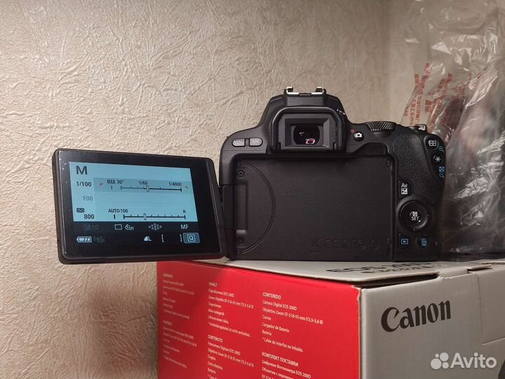 Canon eos 200d EF-S 18-55 III Kit Новая
