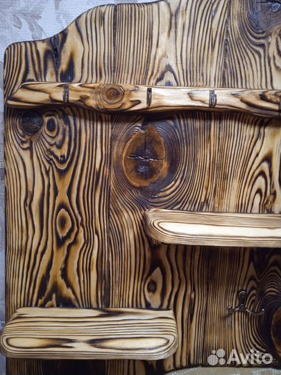 Настенная полка-ключница