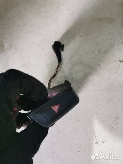 Кнопка включения аварийной остановки Audi A4 cdnf