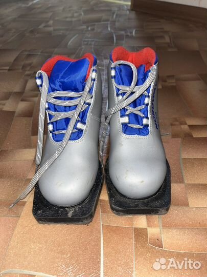 Лыжные ботинки