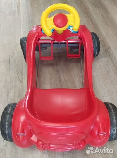 Детская педальная машина