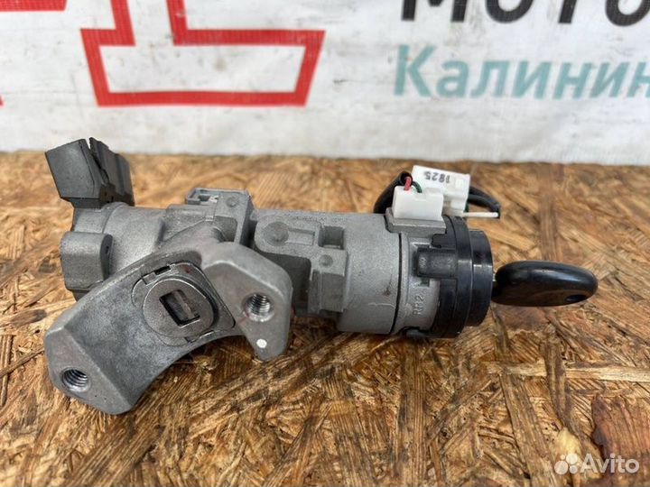 Замок зажигания Hyundai Solaris седан G4FC 2013