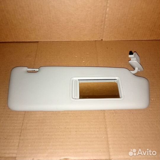 Козырек солнцезащитный Audi A3 8P 8P0857552 правый