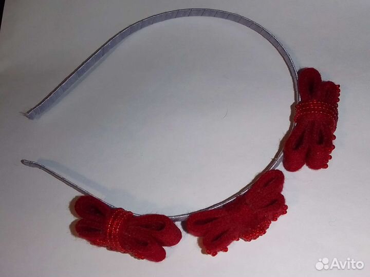 Ободок на девочку с тремя бордовыми бантиками