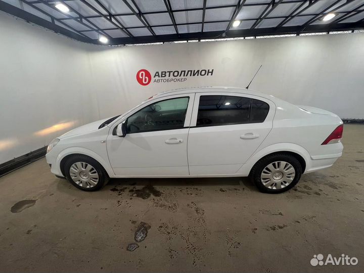 Opel Astra 1.6 МТ, 2010, 290 000 км