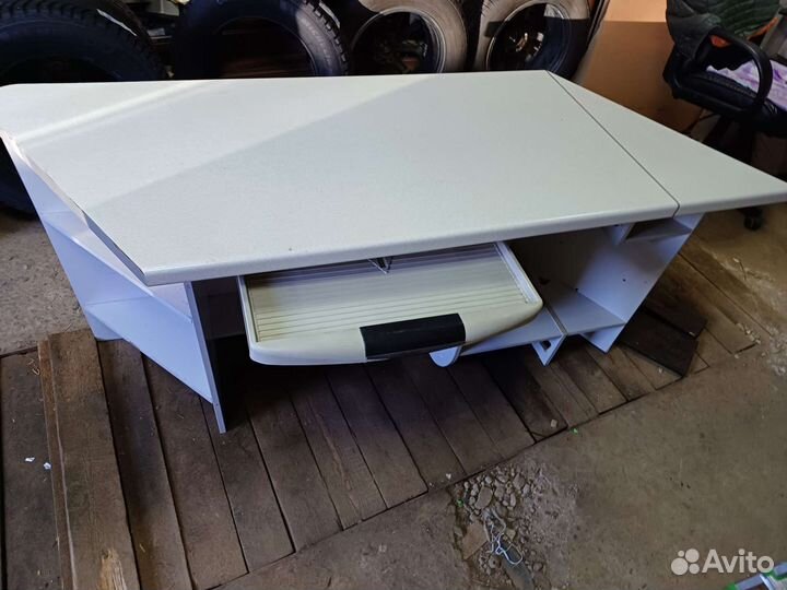 Компьютерный стол