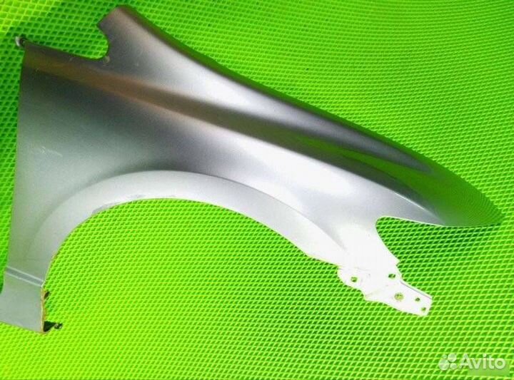 Крыло переднее правое Honda Civic 8 (2005 - 2008)