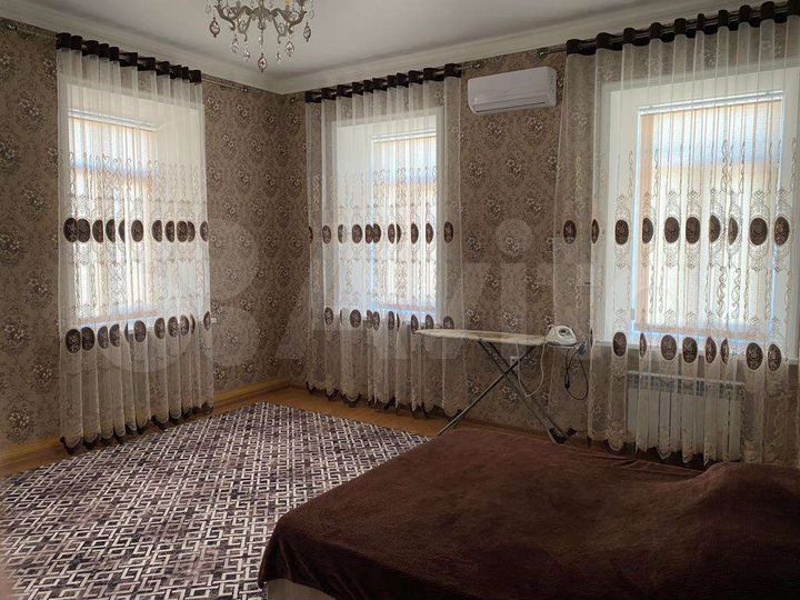 2-к. квартира, 70 м², 1/1 эт.