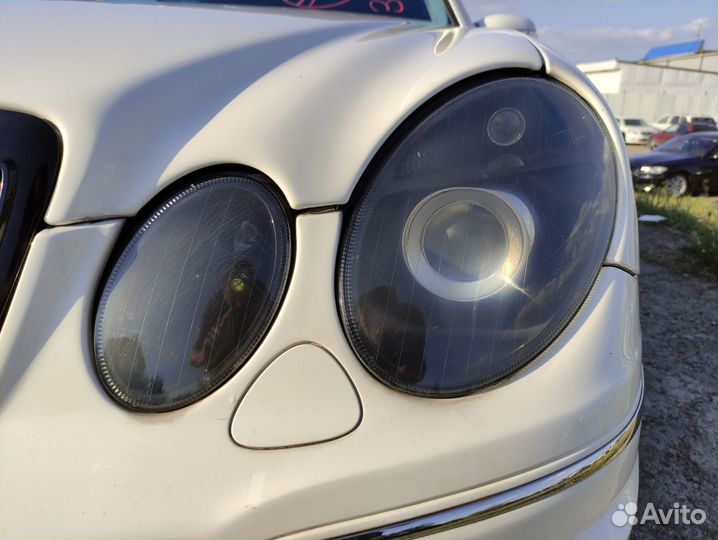 Передние фары Мерседес W211