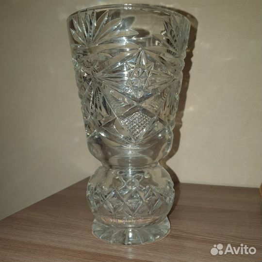 Хрустальная ваза