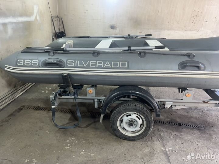 Лодка Silverado 380