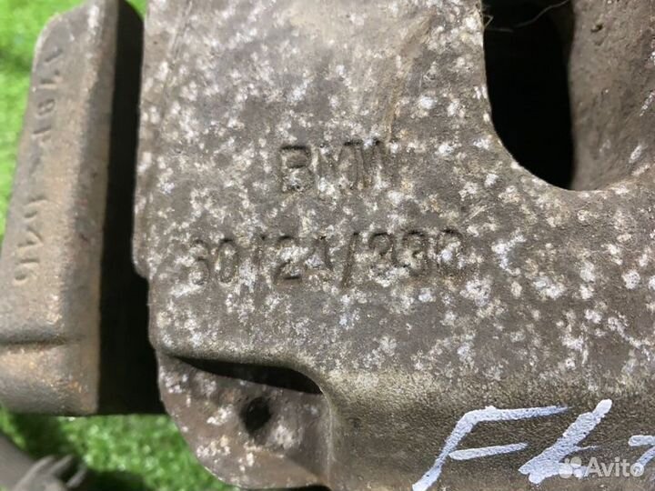 Суппорт передний левый Bmw 5 F10 N20B20B 2012