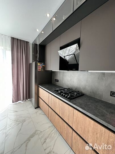 Угловая кухня на заказ. Фабрика