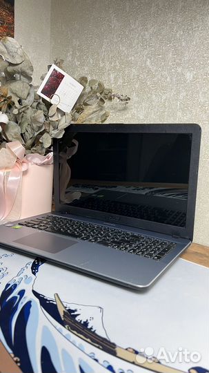 Asus 2021 игровой i3 8/128 Nvidia