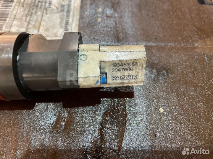 Форсунка топливная DAF XF 106 2018 2047600