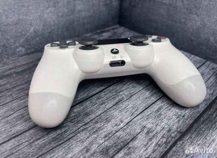 Геймпад DualShock 4
