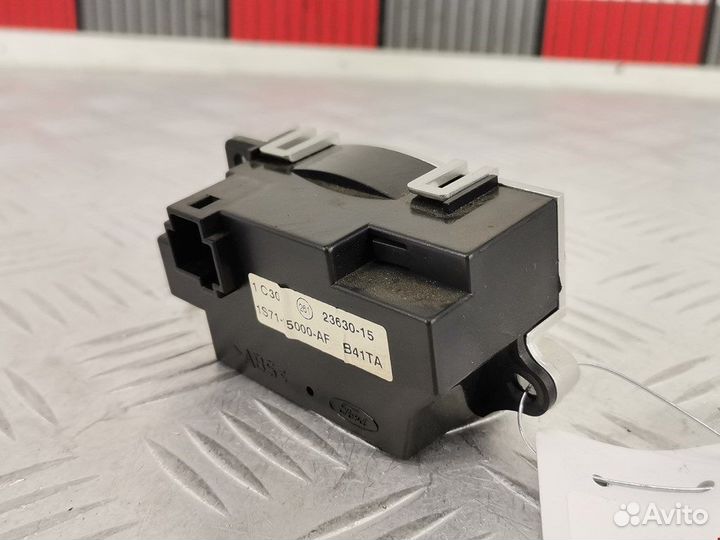 Часы для Ford Mondeo 3 1368704