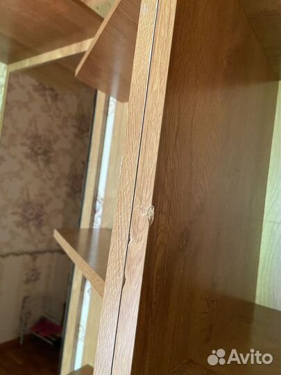 Шкаф с зеркалом