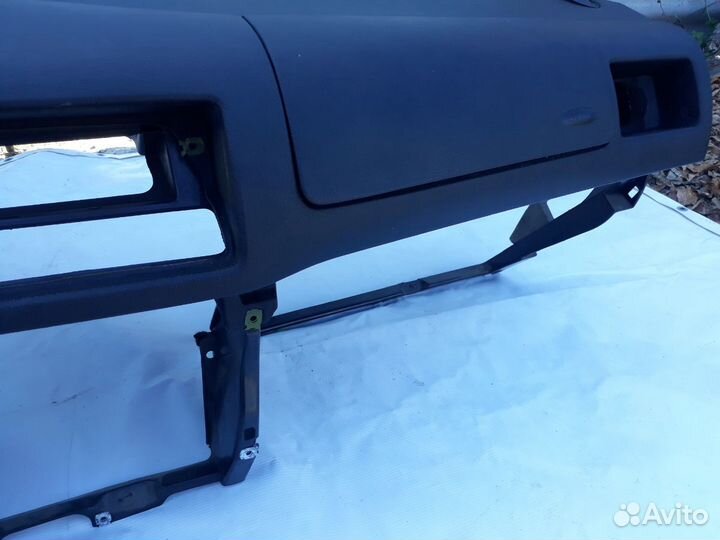 Торпедо Volkswagen Jetta