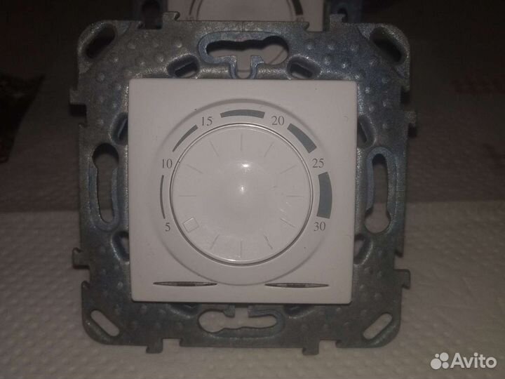 Терморегулятор Schneider Electric Unica (MGU5.503