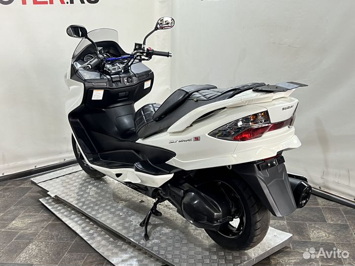 Максискутер Suzuki Burgman (SkyWave) 400