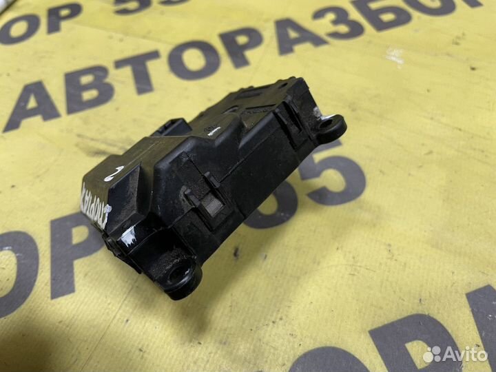 Моторчик заслонки отопителя Kia Sportage 2